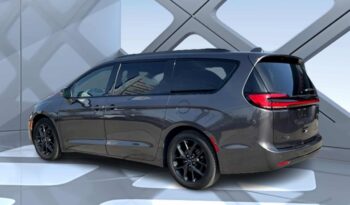 
										2022 Chrysler Pacifica Limited Fwd full									